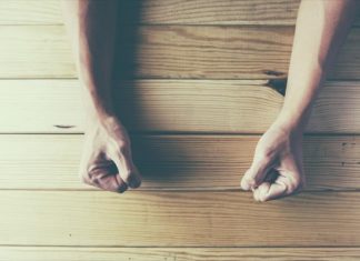 Οι εκρήξεις οργής και θυμού προκαλούν ισχυρούς πονοκεφάλους