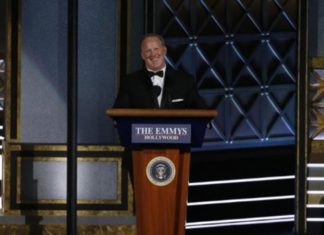 Ο Σπάισερ αυτοσαρκάζεται στα βραβεία Emmy