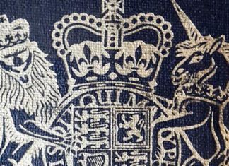 Τα νέα βρετανικά διαβατήρια μετά το Brexit μπορεί να είναι… Γερμανικά