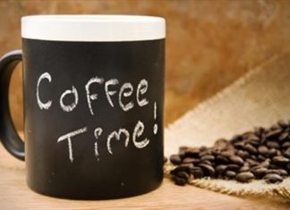Όσοι πίνουν καφέ ζουν περισσότερα χρόνια, σύμφωνα με μελέτες