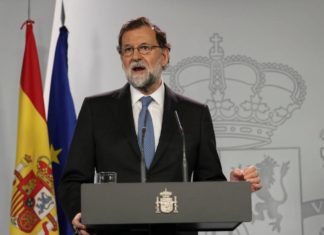 #Καταλονία O Ραχόι ξηλώνει την κυβέρνηση και την αστυνομία της Καταλονίας