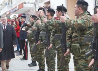 Μητσοτάκης στους γονείς των 2 στρατιωτικών: Κάνουμε τα πάντα να γυρίσουν