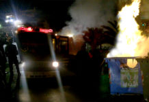 Στις φλόγες η Μυτιλήνη – Βίαιες συγκρούσεις των ΜΑΤ με κατοίκους της Λέσβου για το μεταναστευτικό (ΒΙΝΤΕΟ)