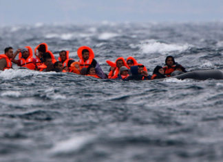 Ο εφιάλτης του προσφυγικού επιστρέφει στα νησιά με αύξηση ροών