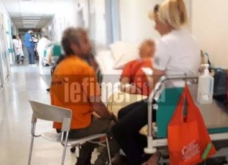 «Αυτοψία» του iefimerida στο Νοσοκομείο «Αττικόν» – Εικόνες ντροπής με δεκάδες ράντζα στους διαδρόμους