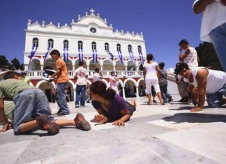 Η Τήνος, το θαυματουργό “χειροποίητο” νησί