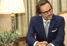 Γερμανός πρέσβης: «Τα εγκλήματα της Βέρμαχτ στο Δίστομο δεν πρέπει να ξεχαστούν ποτέ!»