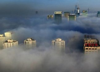 Φτιάχνουν καμινάδες… ως τον ουρανό για να καθαρίσουν την ατμόσφαιρα