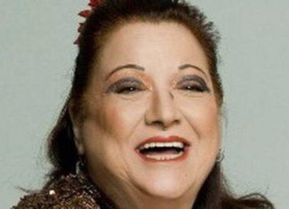 «Ράγισαν» καρδιές στο τελευταίο αντίο στην Τζέσυ Παπουτσή