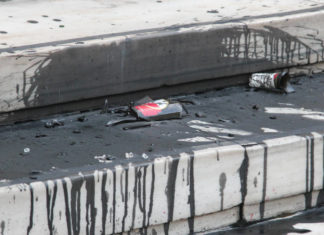 Ποιος θέλει να καταλύσει το πολίτευμα;