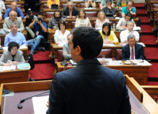 Ανασχηματισμός απόγνωσης από τον Αλέξη Τσίπρα που ψάχνει «ομάδα κρούσης»