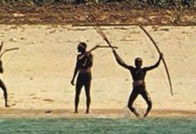 Aγρια φυλή σε μικρό νησί της Ινδίας