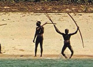 Aγρια φυλή σε μικρό νησί της Ινδίας